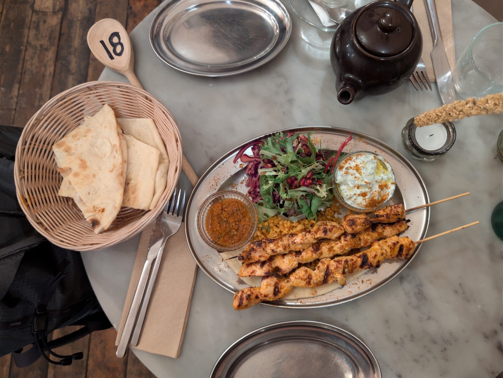 Chicken shish kebab platter with flatbread