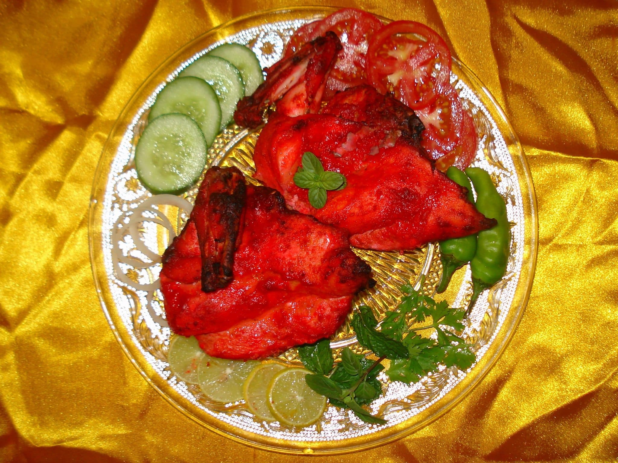 Tandoori chicken with lime and cucumber